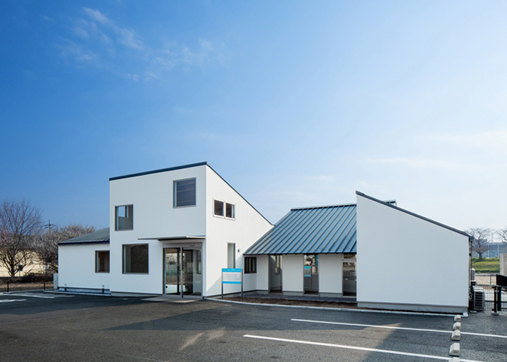Y-Clinic-by-Kimitaka-Aoki-ARCO-architects-Tsuchiura-Japan-07