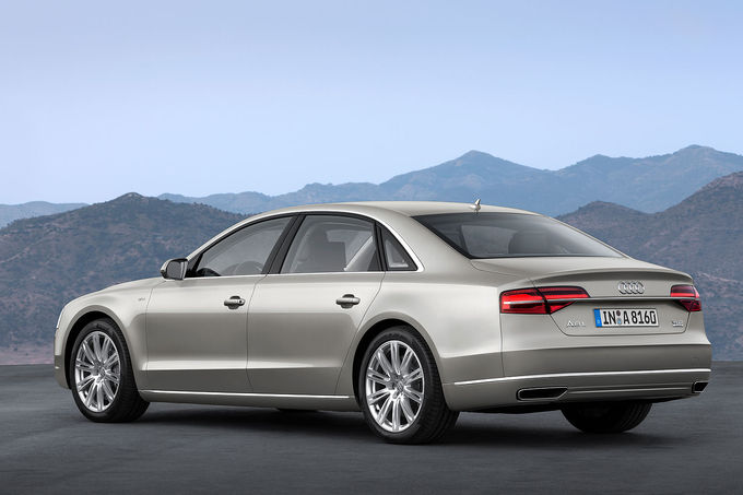 08-2013-Audi-A8-facelift-Sperrfrist-21-8-2013-W12-fotoshowImage-644a6ae3-710402
