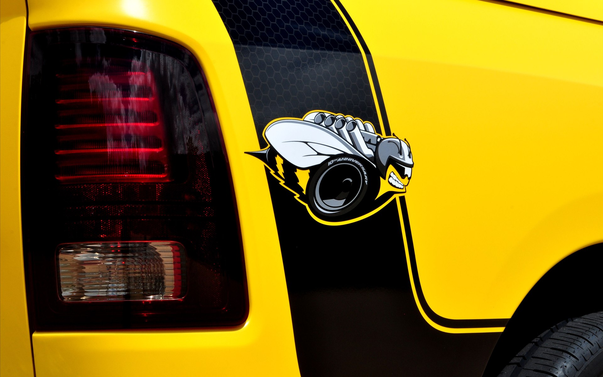 Dodge-Ram-1500-Rumble-Bee-Concept-2013-widescreen-09