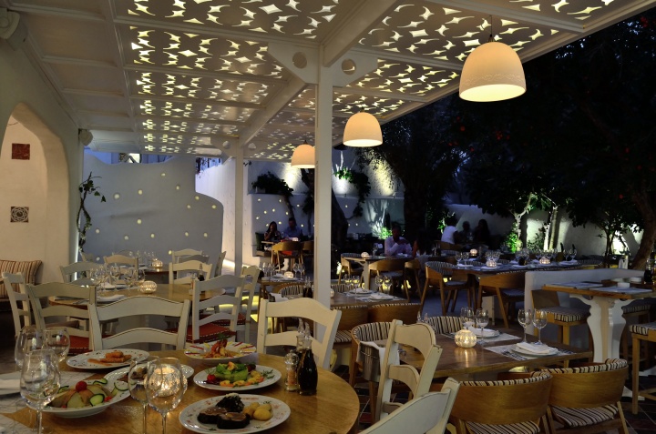 Mamalouka-restaurant-by-Dimitris-Economou-Mykonos-Greece-02