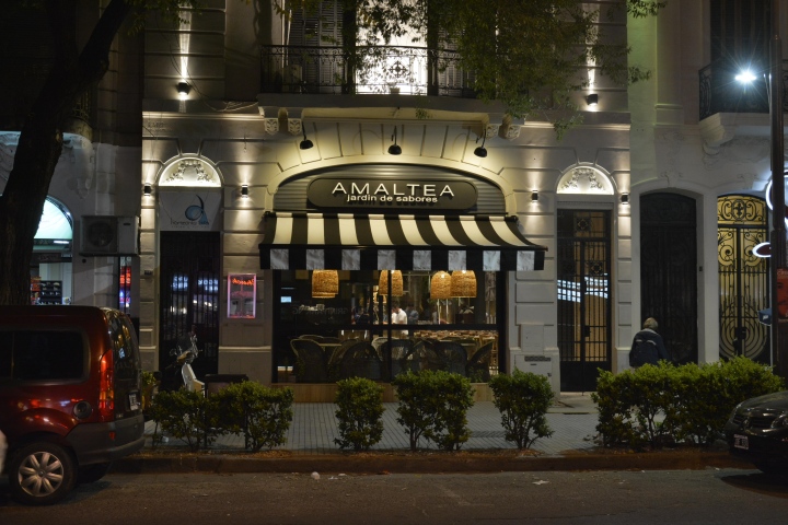 AMALTEA-Jardin-de-Sabores-restaurant-by-Barsante-Disegno-Rosario-Argentina-11