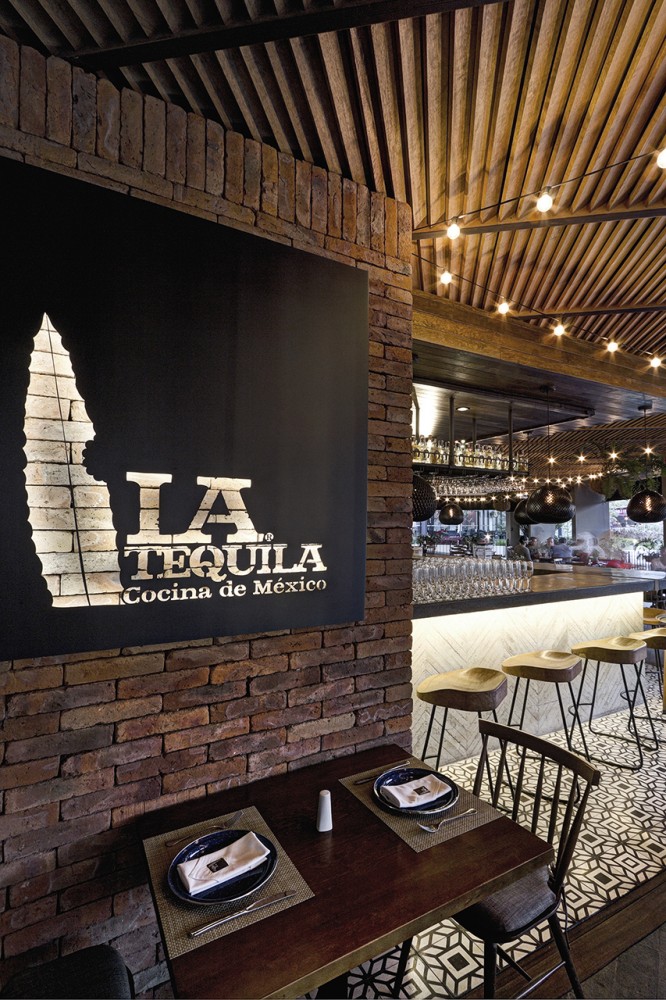 52fb8d75e8e44ea758000139_la-tequila-south-restaurant-loa-_la_tequila_07-666x1000