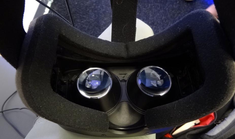 Oculus_VR_Full-HD-Prototype-pcgh