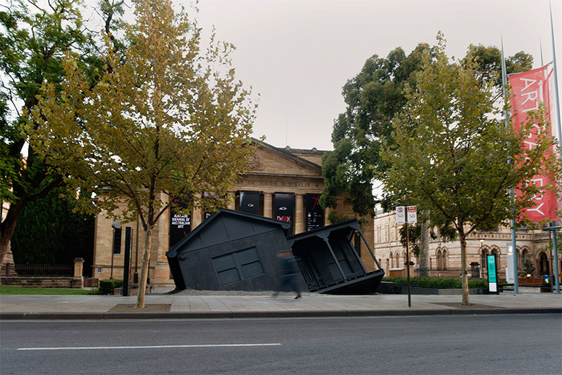 ian-strange-drops-a-house-from-the-sky-for-landed-designboom-09