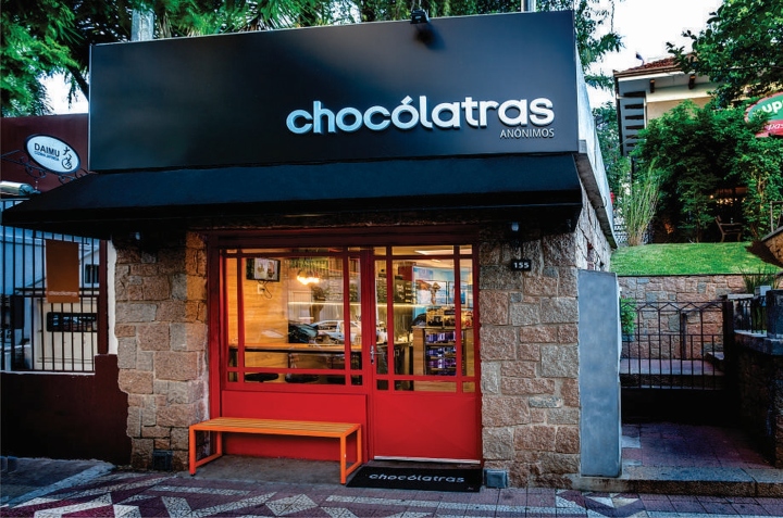 Chocolatras-store-by-Studio-Cinque-Porto-Alegre-Brazil-09