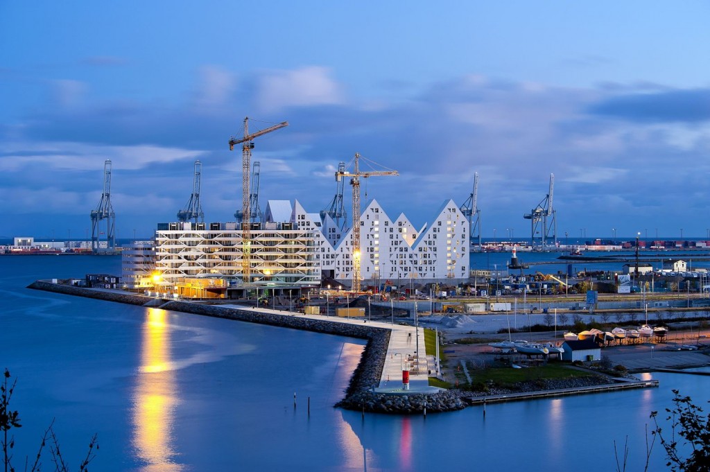 ce77e84af9ea4aac91bd6604b92ea45b