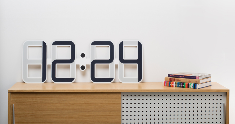 clock-one-e-ink-technology-designboom01