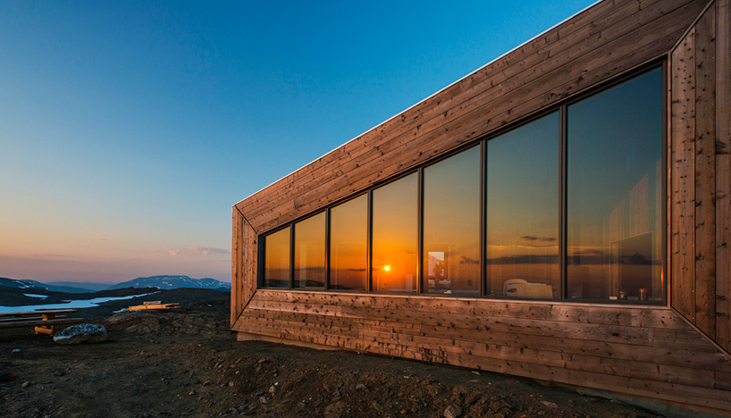 jarmundvigsnaes-arkitekter-rabot-tourist-cabin-norway-designboom-10