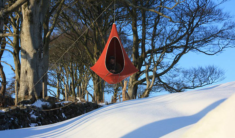 hang-in-out-cacoon-tent-maisonobjet-designboom-10