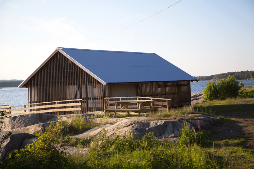 snøhetta-hudøy-boat-house-cabin-norway-designboom-02