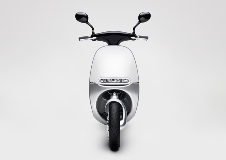 Electric-smartscooter-by-Gogoro-06