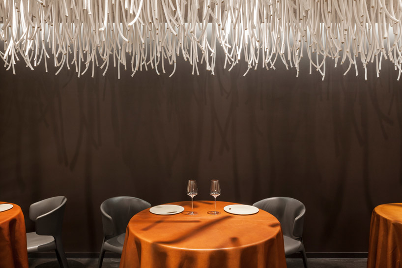 quentin-de-coster-lianes-lair-du-temps-restaurant-polyester-rope-designboom-10
