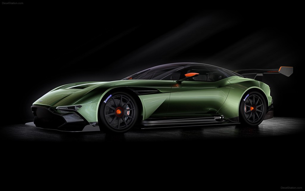 Aston-Martin-Vulcan-2016-widescreen-01