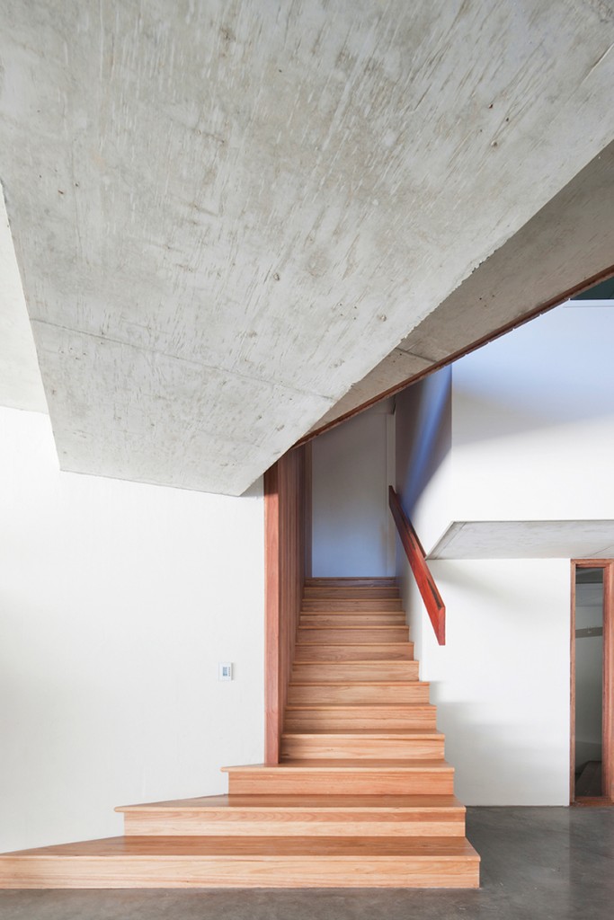 byrne-architects-aireys-house-torquay-designboom-08
