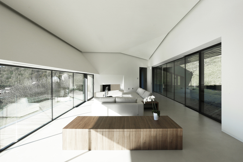 alps-house-carmillo-botticini-architetto-designboom-09