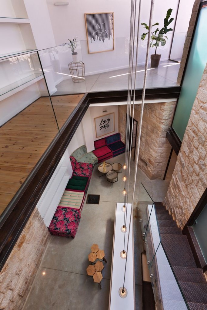 63b9d300-b2d7-4a02-b1bd-efe276d3e828