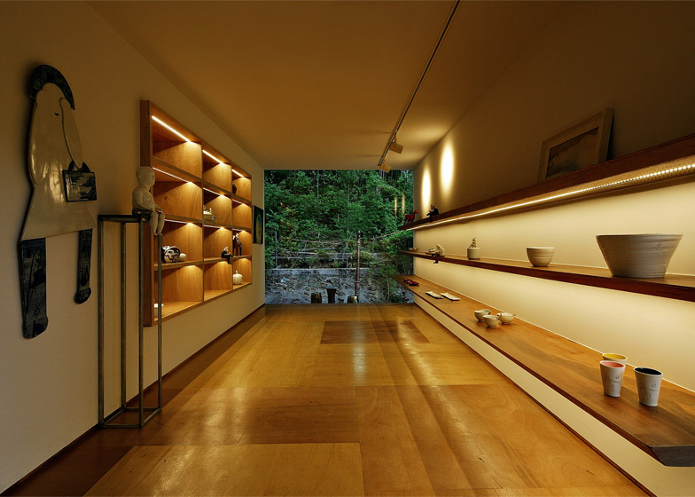 Jung-Gil-Young-gallery-by-Yoon-Space-Design_dezeen_784_18