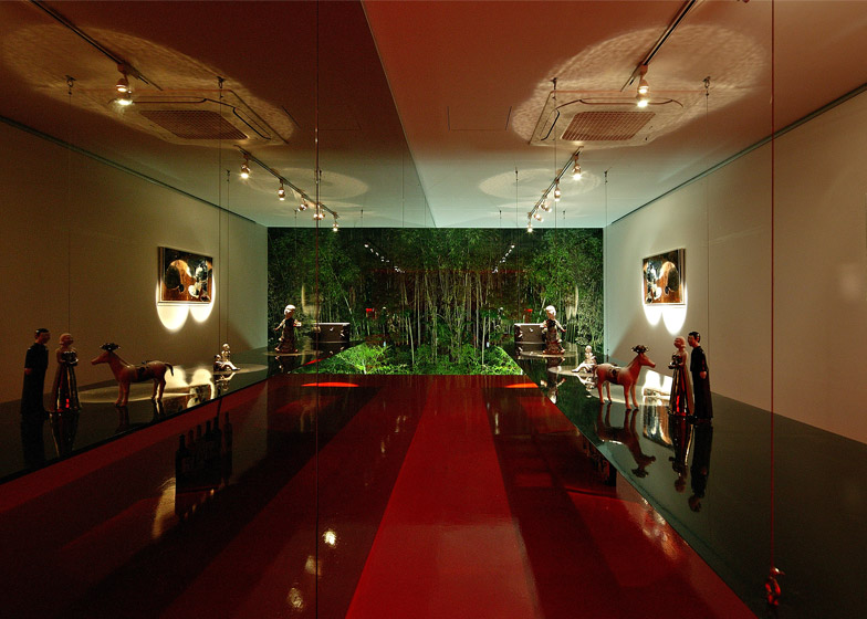 Jung-Gil-Young-gallery-by-Yoon-Space-Design_dezeen_784_25