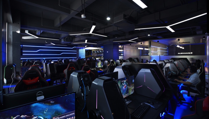 Alienware-G4-Internet-cafe-by-Gramco-Ningbo-China-05