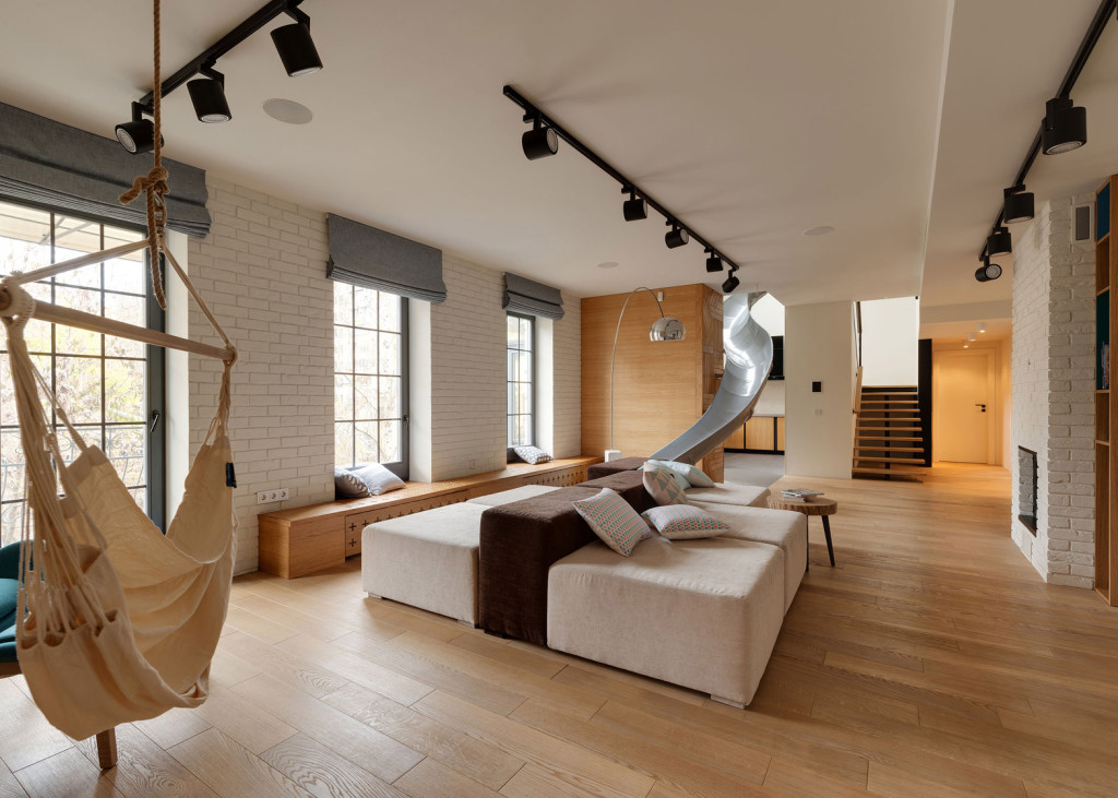 Apartment-with-a-slide-by-KI-Design-Studio_dezeen_1568_7