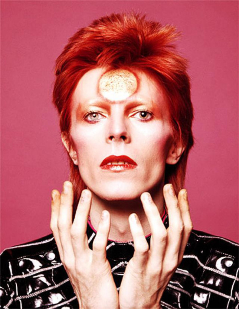 David-Bowie-Ziggy-Stardust-sun-makeup_dezeen