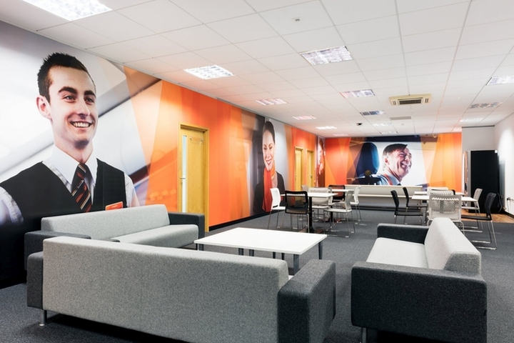 easyJet-Offices-Training-Facility-by-Area-Sq-London-UK-07