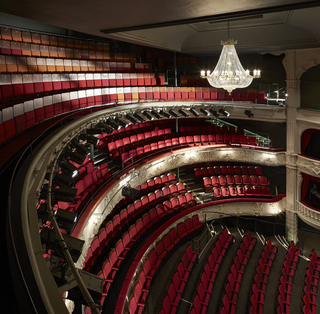 14_De_Matos_Ryan_York_Theatre_Royal_%C2%A9Hufton_Crow_036