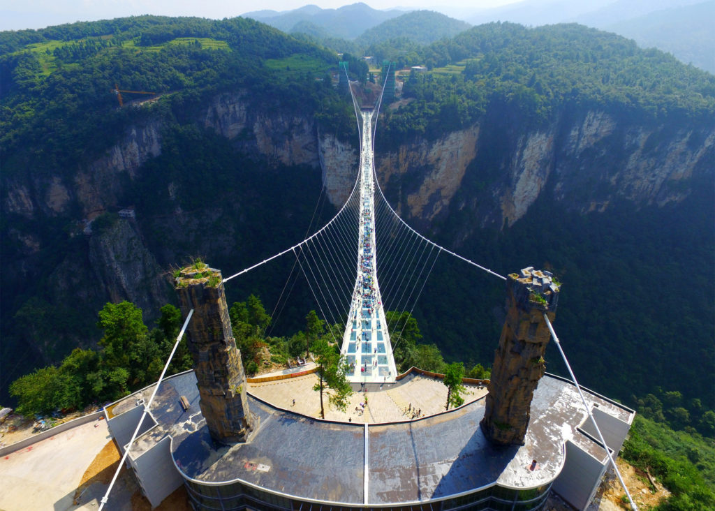 zhangjiajie-grand-canyon-glass-bridge-haim-dotan_dezeen_2364_ss_1