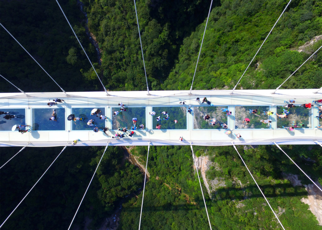 zhangjiajie-grand-canyon-glass-bridge-haim-dotan_dezeen_2364_ss_2