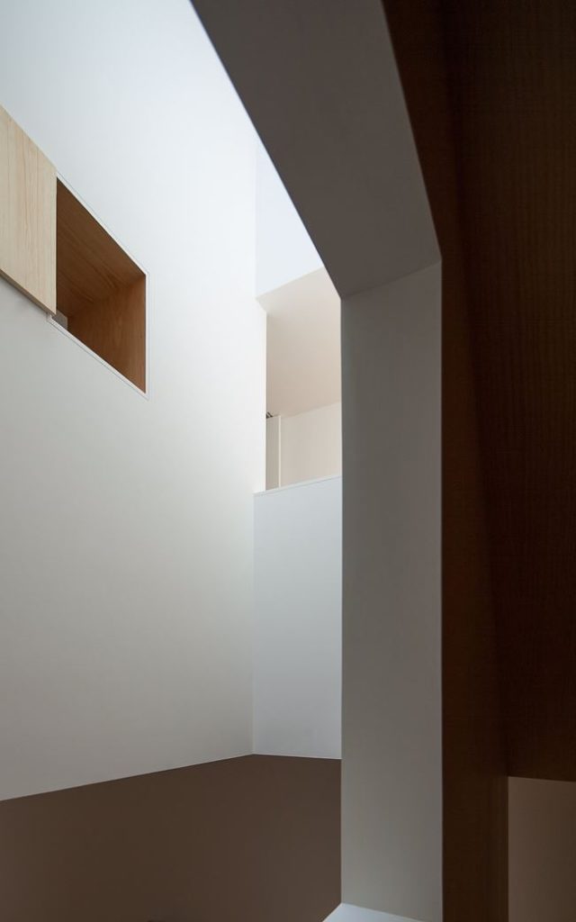 6a9db3dc-8c2c-405c-bdad-0b77341d1f0c