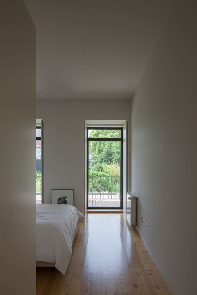 e7277147-1b6a-48b2-9b97-0bf62fa3de04