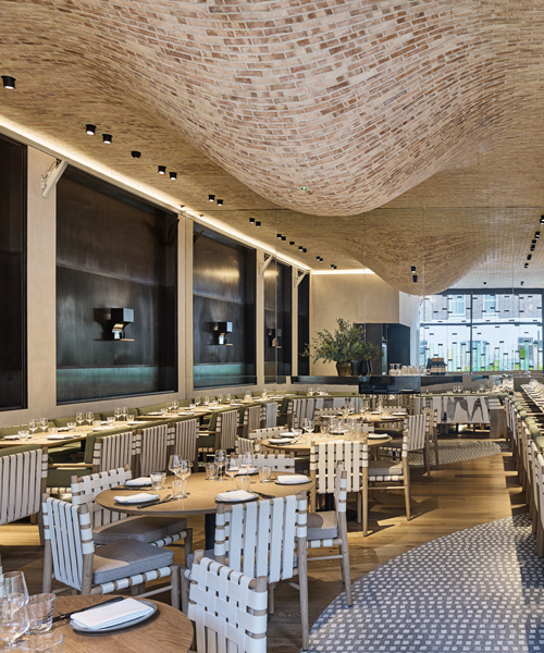 andy-martin-architecture-fucina-restaurant-london-designboom-600