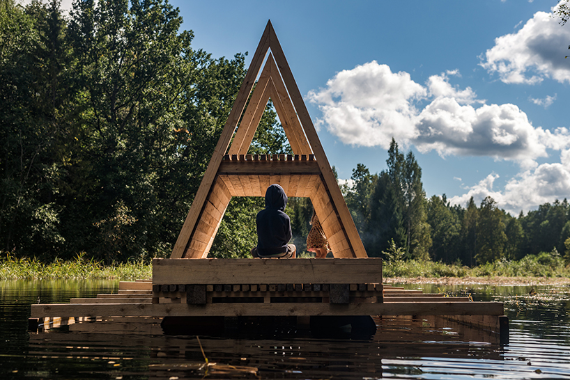 students-veetee-floating-structures-seasonally-flooded-area-estonia-designboom-012